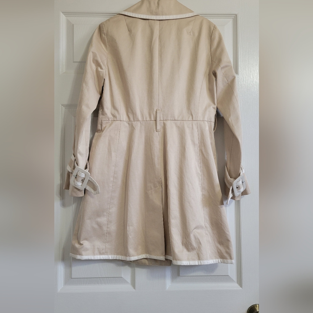 Banana Republic Beige Trench Coat - Picture 9 of 10